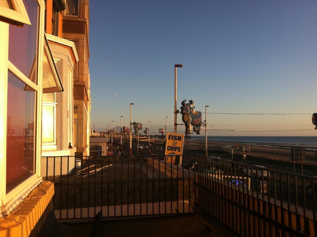 The Royal Windsor Hotel Blackpool Camera foto